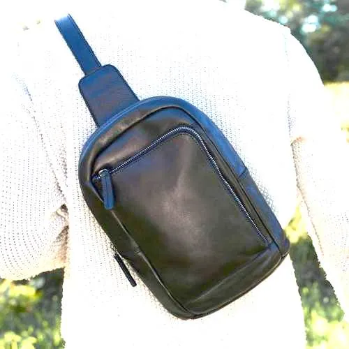 AUSTIN SLING BAG